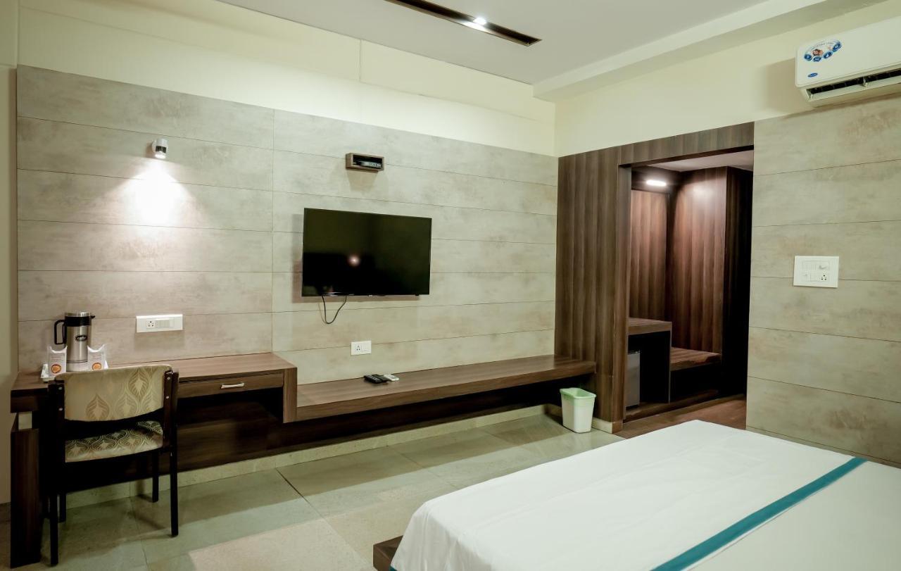 Hotel Highway King Behror ภายนอก รูปภาพ
